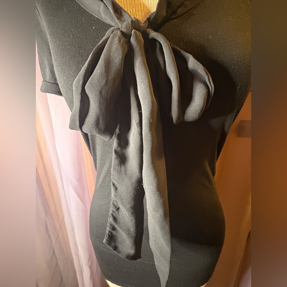 White House Black Market Black Tie-Neck Top – XS